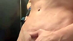 What does the old Brazilian housewife smell like at the gym, ready for cuckold action