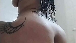 Colombiana Andaba Cachonda Mientras Se Duchaba