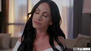 Milf Jennifer Can't Resist Young Actor's Cock 😉