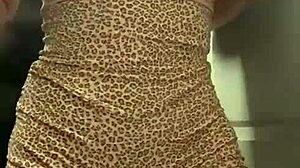 What does the old Brazilian housewife smell like at the gym, ready for cuckold action