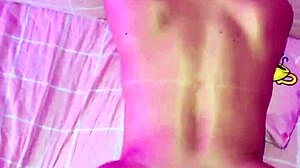 fodendo no pelo e gozando na bunda da famosa blogueira japonesa do tik tok. quem resiste a essa bunda?