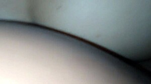 Os y son having intense sex