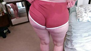 635 c’mere n smell my big sexy bum, oops!