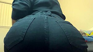 Horny Gay Twink Shows Bubble Butt!