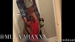 big booty ebony calls hd for help 😏