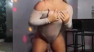 bruna ferraz shows what she did in her live streams complete on red