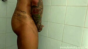 Amateur gay threesome in bedroom