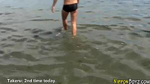 야, 게이 아시안 트윙크들이 뜨거운 쓰리섬에서 빨고 자위해