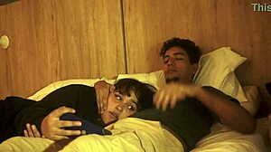 no puedo dejar de tocarme y tuve que poner mi pene en la boca de mi hermanastra por poco nos descubren fantasiahardcoresex