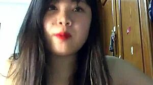 Gái chơi bigo hở hông