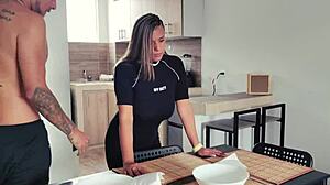 xxxtime - update 2 - thomas detiene el tiempo y folla a u madrastra en la cocina