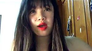 Gái chơi bigo hở hông