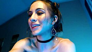 This is a cosplay cam girl who will not leave you indifferent