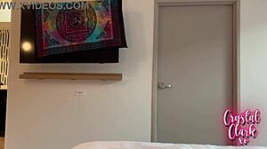 Mamă vitregă vizitează facultatea pentru doggystyle tabu cu tâțe mari