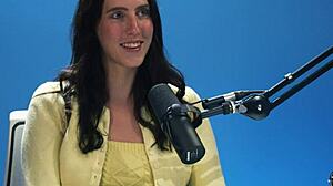 i explore how women orgasm in this close-up solo masturbation scene