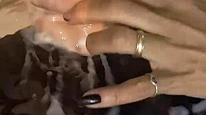Os safados casados me fizeram isso mas n�o quiseram mostrar nem os cacetes esperando outros safados com muita porra pra novas gozadas na minha boca cara – who wants to cum next?