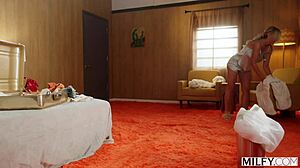 Curvy blonde MILF Ainslee lures delivery guy for steamy action?