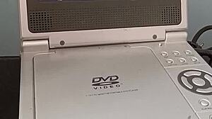 Löydä paras runkkaus ja siemensyöksy vintage VHS pornoon.