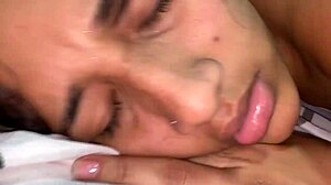 Mi Hermanastro Me Invita A Ver Una Pelicula Y Terminamos Follando Bien Duro Hasta Que El Se Corre Dentro De Mi Co�o