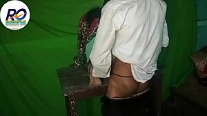 Indian bhabhi looks sexy in saree for full chudai