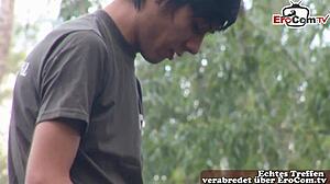 Dünner Militär Gay Teen Fickt Studenten Anal Im Wald