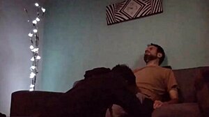 Haciendo Un Poco De Masajes Y Saboreando Verga