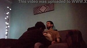 Haciendo Un Poco De Masajes Y Saboreando Verga