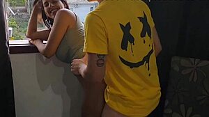 Dałem to przyjacielowi męża, kiedy kosił trawę na zewnątrz