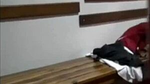 Latinos Cogiendo En Duchas!