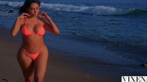 Lela Star Licks Pussy Busy