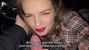 เมียแตดสวาปน้ำเงี่ยนของคนขับแท็กซี่กลางแจ้ง