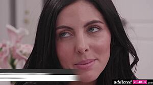 i make my kitten squirt with toys