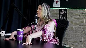 Raphaela Savanah: 'Afraid of judgment, but loving boyfriend's group fun?'