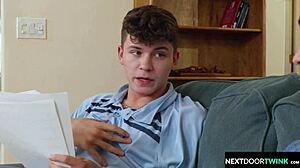 College tutor gives a deepthroat lesson to a twink