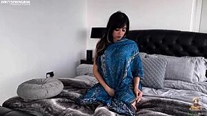 Sexy Pakistani Aaliyah Yasin toys herself to intense climax