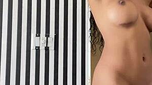 This sexy latina girl naked 😍. So hot!