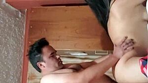 Dandole un anal a mi vecina cachonda cuando su esposo no esta.