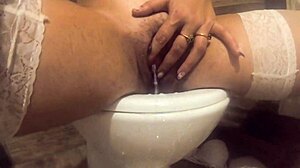 Close up and personal with MILFy Calla’s pee play