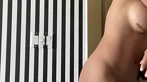 This sexy latina girl naked 😍. So hot!