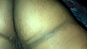 acariciando a buceta e o cuzinho da crente