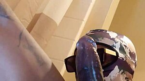 Worship huge black bodybuilder's ass!