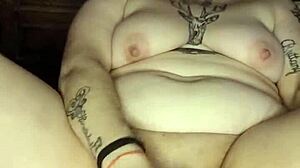 Blanquieta se masturba solita con juguetes y squirting