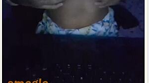 Tetona shows her boobs on webcam