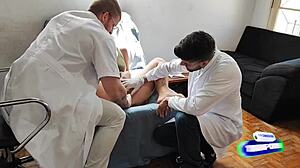 fui ao ginecologista e acabei sentando na rola