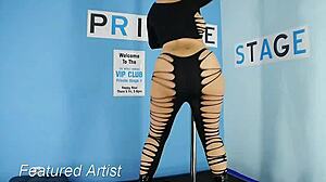 Nat Foxx Shakes Big Ass in Striptease