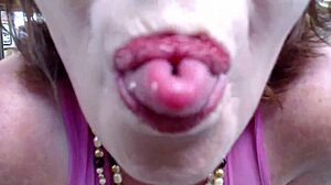 I share my birthday masturbation with everyone, blue-eyed American Dawnskye