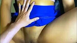 La Estudiante De Intercambio Se Quedó En El Apartamento De Su Tutor Masculino Y Aunque Su Relación Era Estrictamente Profesional Ella No Podía Evitar Sentirse Atraída Por Él