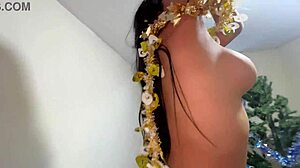 BUSTY STEPSISTER LETS SUCK PUSSY