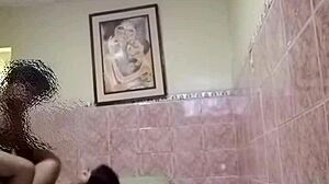 me encontré con mi ex y nos fuimos a coger mientras el cornudo esperaba