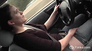 Sexy Yanks Lou Lebonne Cums in the Car